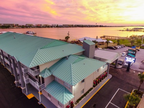 Seabreeze Inn - Hotel Exterior